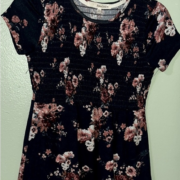 #12 Rewind XS , soft blouse with pleated lid section front and back - Picture 1 of 5